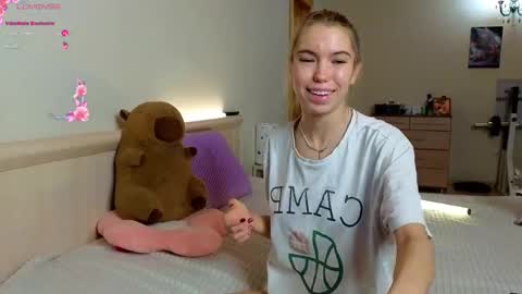 _capybara0_0 online show from 11-30-25, 09:08