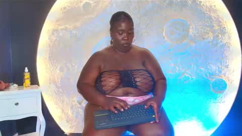 Caro. online show from 10-10-25, 07:35