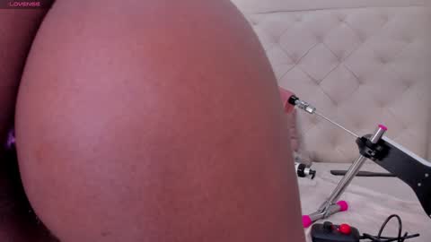 Snapshot of _chloe_adams chatting on 01-30-25, 03:29 Chloe online show from 01-30-25, 03:29