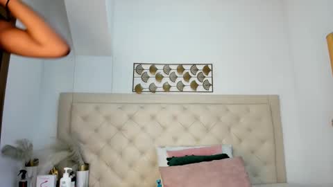 Snapshot of _chloe_adams chatting on 02-23-25, 11:33 Chloe online show from 02-23-25, 11:33