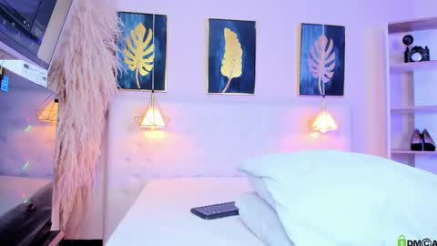 Snapshot of _cinnamon_star chatting on 09-19-25, 12:28 _cinnamon_star online show from 09-19-25, 12:28