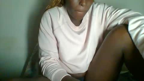 Snapshot of _clara01 chatting on 02-08-25, 05:29 clara online show from 02-08-25, 05:29