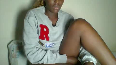 Snapshot of _clara01 chatting on 02-13-25, 07:03 clara online show from 02-13-25, 07:03