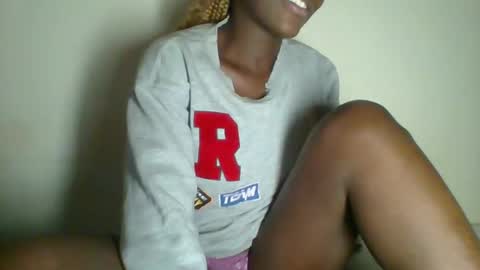 Snapshot of _clara01 chatting on 02-22-25, 01:35 clara online show from 02-22-25, 01:35