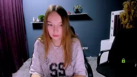 Snapshot of _creamy_queen chatting on 10-02-25, 11:28 _creamy_queen online show from 10-02-25, 11:28