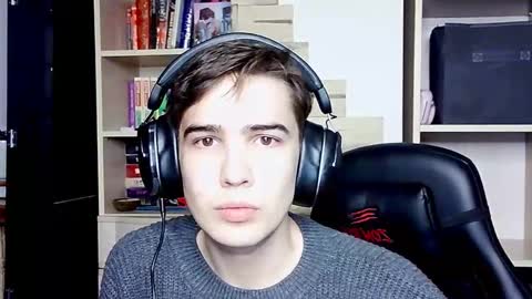 _crise_next_door_ online show from 10-16-25, 03:13