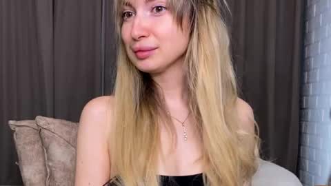 Snapshot of _crystal_moon_1 chatting on 11-22-25, 10:09 _crystal_moon_1 online show from 11-22-25, 10:09