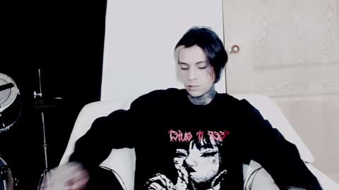 Snapshot of _cuervo_sk8 chatting on 12-04-24, 07:34 JC online show from 12-04-24, 07:34