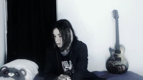 Snapshot of _cuervo_sk8 chatting on 11-23-25, 03:28 JC online show from 11-23-25, 03:28