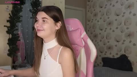 Snapshot of _cute_ice chatting on 12-21-25, 05:36 _cute_ice online show from 12-21-25, 05:36