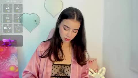 _cute_isabella_ online show from 02-21-25, 03:45