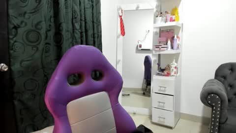 Katherine   Shedule  10pm -4 am  Colombia hour online show from 10-21-25, 04:13