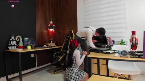 Snapshot of _danyland_ chatting on 12-19-24, 06:23 WELCOME TO THE OFFICE online show from 12-19-24, 06:23