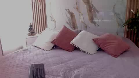 Snapshot of _dara_ chatting on 10-28-25, 04:53 Dara online show from 10-28-25, 04:53