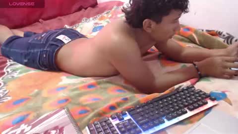 Snapshot of _duvan_123 chatting on 12-16-25, 04:12 _duvan_123 online show from 12-16-25, 04:12