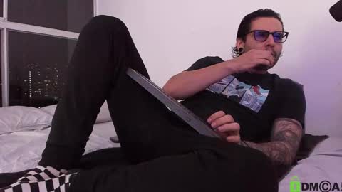 Snapshot of _elon_coxx_ chatting on 10-10-25, 11:59 - online show from 10-10-25, 11:59