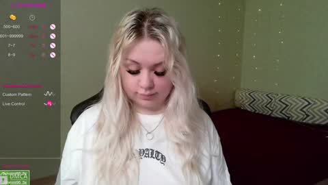 chloue and Gretta online show from 12-21-24, 08:18