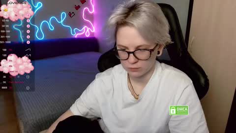 chloue and Gretta online show from 11-09-25, 07:23