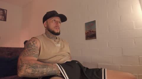 Snapshot of _emilio_escobar chatting on 10-20-25, 09:32 Emilio online show from 10-20-25, 09:32