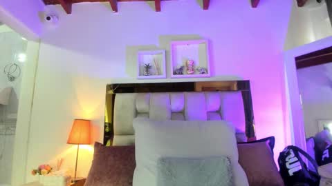 Isabella online show from 10-17-25, 12:08