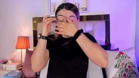 Isabella online show from 12-20-25, 12:23