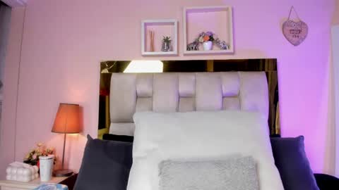 Isabella online show from 04-17-26, 12:08