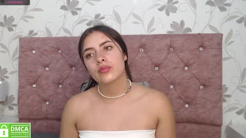 Snapshot of _emma_diamond_ chatting on 12-04-24, 07:56 Emma online show from 12-04-24, 07:56