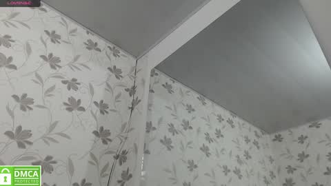 Snapshot of _emma_diamond_ chatting on 12-21-24, 07:27 Emma online show from 12-21-24, 07:27