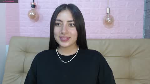 Snapshot of _emma_diamond_ chatting on 12-26-24, 06:43 Emma online show from 12-26-24, 06:43