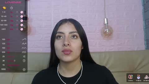 Snapshot of _emma_diamond_ chatting on 12-28-24, 06:50 Emma online show from 12-28-24, 06:50