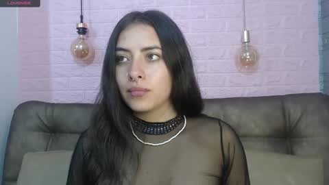 Snapshot of _emma_diamond_ chatting on 02-13-25, 05:01 Emma online show from 02-13-25, 05:01