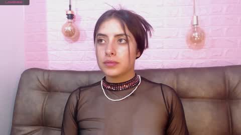 Snapshot of _emma_diamond_ chatting on 02-13-25, 11:04 Emma online show from 02-13-25, 11:04