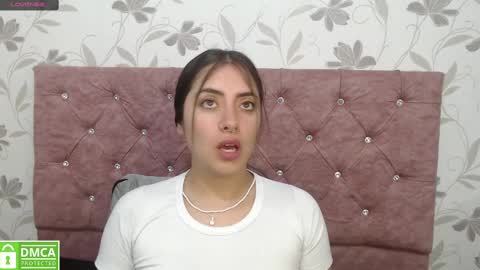 Snapshot of _emma_diamond_ chatting on 02-18-25, 04:26 Emma online show from 02-18-25, 04:26