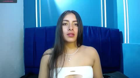Snapshot of _emma_diamond_ chatting on 02-20-25, 04:25 Emma online show from 02-20-25, 04:25