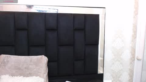 Snapshot of _emma_diamond_ chatting on 02-24-25, 10:36 Emma online show from 02-24-25, 10:36