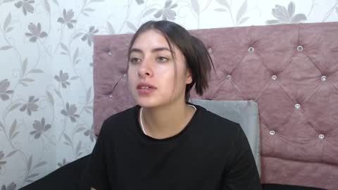 Snapshot of _emma_diamond_ chatting on 03-10-25, 01:12 Emma online show from 03-10-25, 01:12