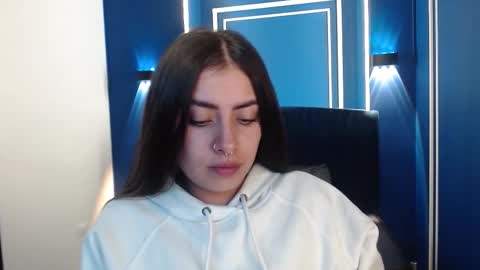 Snapshot of _emma_diamond_ chatting on 10-04-25, 11:03 Emma online show from 10-04-25, 11:03