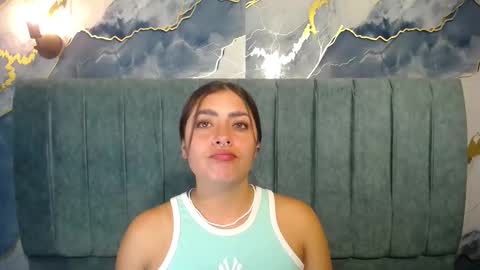 Snapshot of _emma_diamond_ chatting on 10-22-25, 02:23 Emma online show from 10-22-25, 02:23