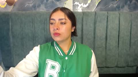 Snapshot of _emma_diamond_ chatting on 10-22-25, 04:40 Emma online show from 10-22-25, 04:40