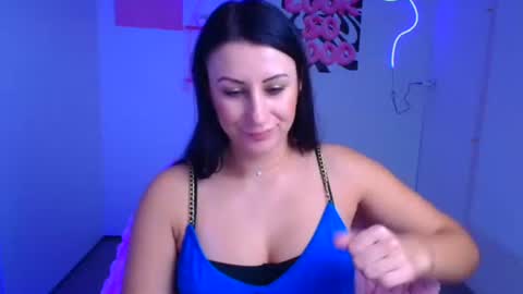 Snapshot of _emma_lay chatting on 10-31-25, 12:50 Emma online show from 10-31-25, 12:50