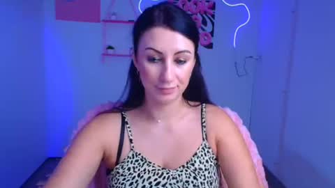 Snapshot of _emma_lay chatting on 11-01-25, 12:51 Emma online show from 11-01-25, 12:51