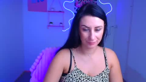 Snapshot of _emma_lay chatting on 11-02-25, 06:38 Emma online show from 11-02-25, 06:38