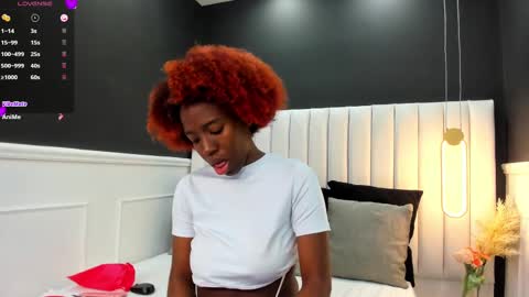 Snapshot of _emma_willliams_ chatting on 09-09-25, 02:05 Emma online show from 09-09-25, 02:05