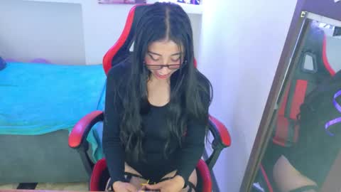 Emmaa Harper3 online show from 10-12-25, 07:51