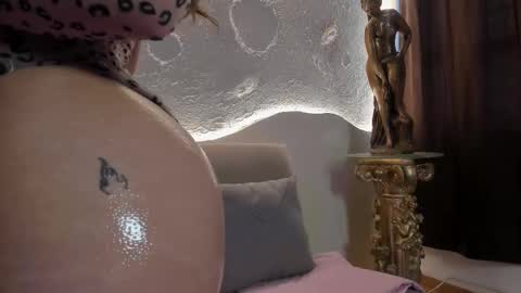 _emmawalka online show from 10-31-25, 05:25