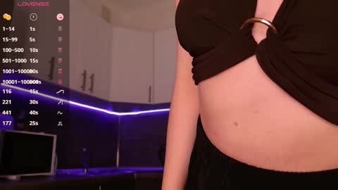 Snapshot of _esmeraldiyaa_ chatting on 11-09-25, 09:46 _esmeraldiyaa_ online show from 11-09-25, 09:46