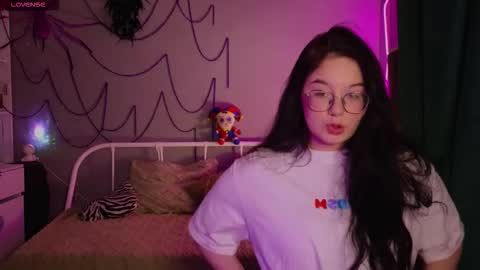 Snapshot of _favorite_ chatting on 10-30-25, 05:57 KENDALL NATHAN MARRY RYANPVT IS OPEN online show from 10-30-25, 05:57