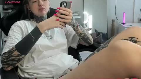 Alis online show from 11-18-25, 12:20