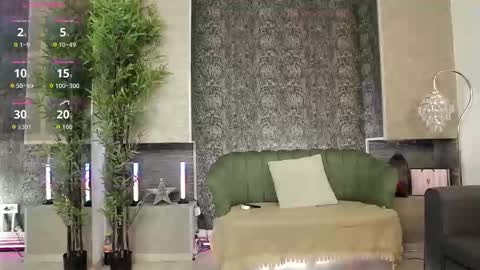 Mia online show from 11-05-25, 05:51