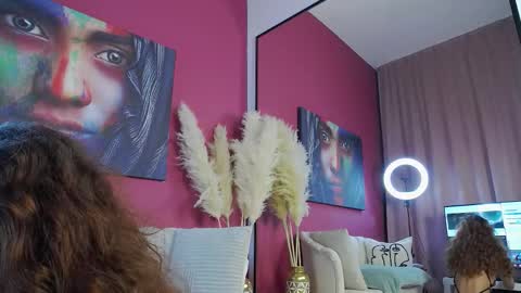 Mia online show from 11-12-25, 04:13